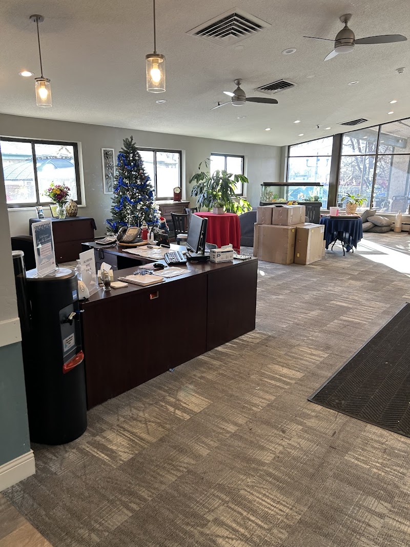 CEDARS HEALTHCARE CENTER nursing home in LAKEWOOD, CO - Photo 3 of 5