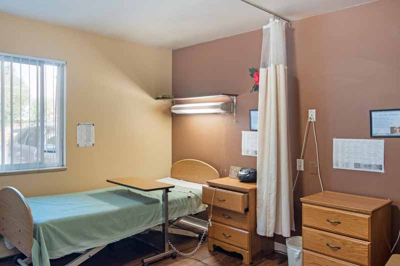 COLONIAL REHABILITATION AND NURSING, LLC nursing home in COLORADO SPRINGS, CO - Photo 2 of 5