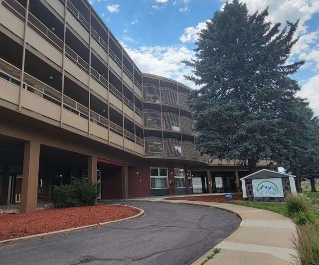 SOUTH VALLEY POST ACUTE REHABILITATION nursing home in DENVER, CO - Photo 2 of 10