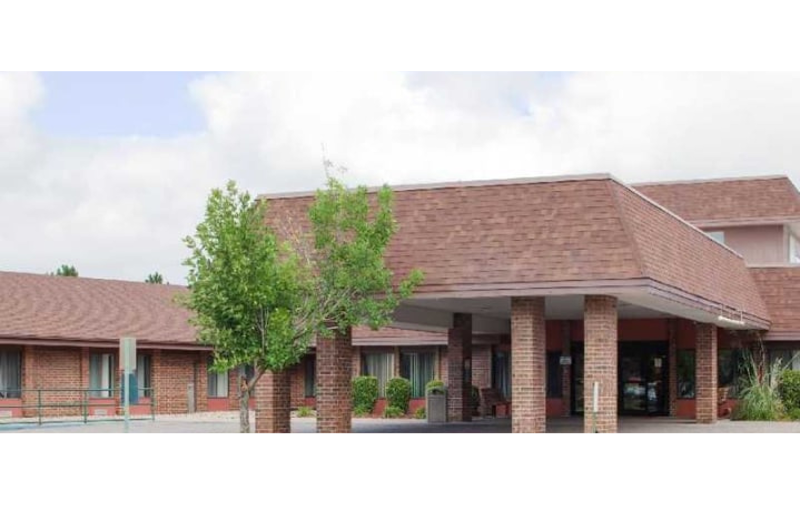 SKYLAKE POST ACUTE nursing home in THORNTON, CO - Photo 2 of 5