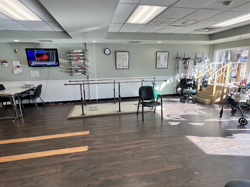 CRESTMOOR CARE CENTER nursing home in DENVER, CO - Photo 4 of 5