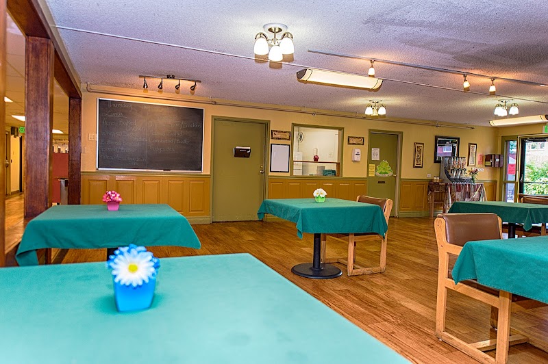 CAMBRIDGE CARE CENTER nursing home in LAKEWOOD, CO - Photo 4 of 10