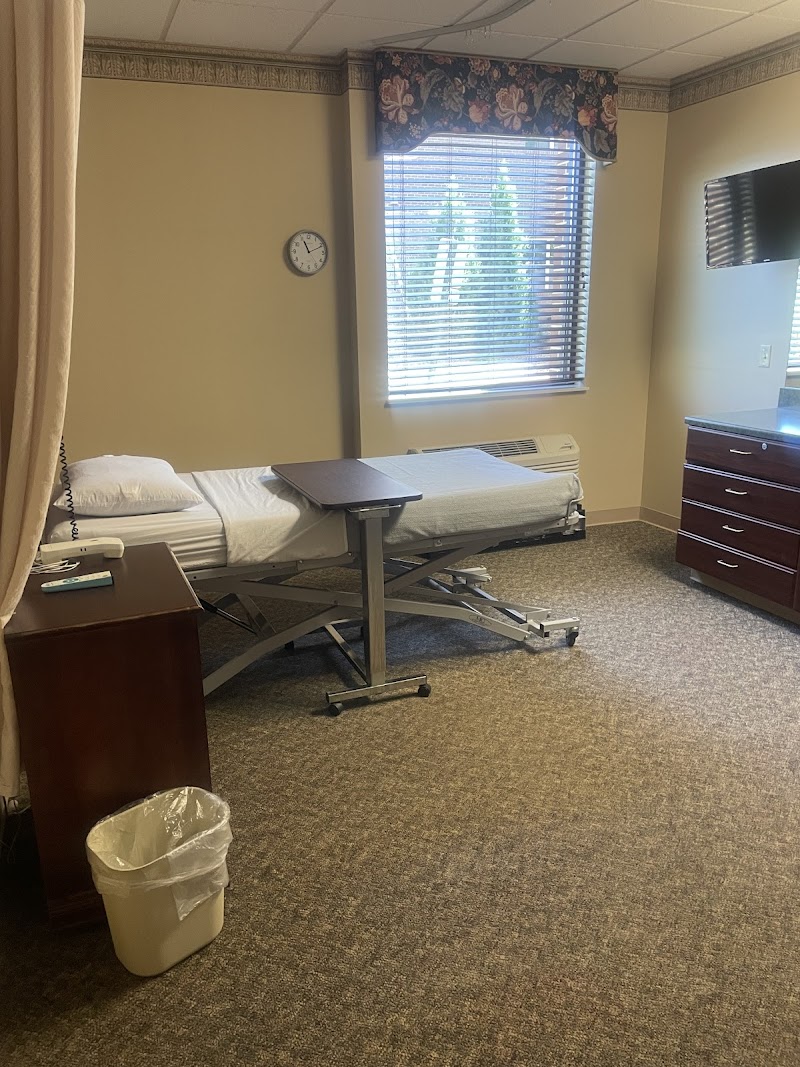 LIFE CARE CENTER OF AURORA nursing home in AURORA, CO - Photo 4 of 10