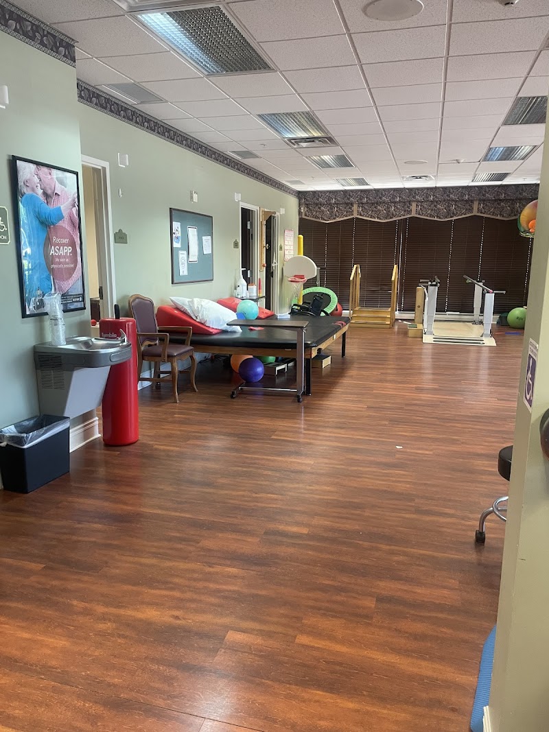 LIFE CARE CENTER OF AURORA nursing home in AURORA, CO - Photo 5 of 10