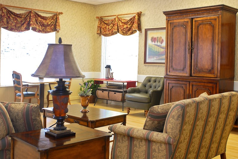 LIFE CARE CENTER OF COLORADO SPRINGS nursing home in COLORADO SPRINGS, CO - Photo 3 of 10