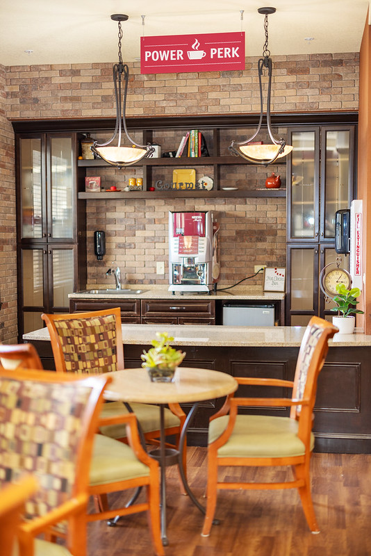 LAKEWOOD POST ACUTE AND REHABILITATION nursing home in LAKEWOOD, CO - Photo 5 of 5