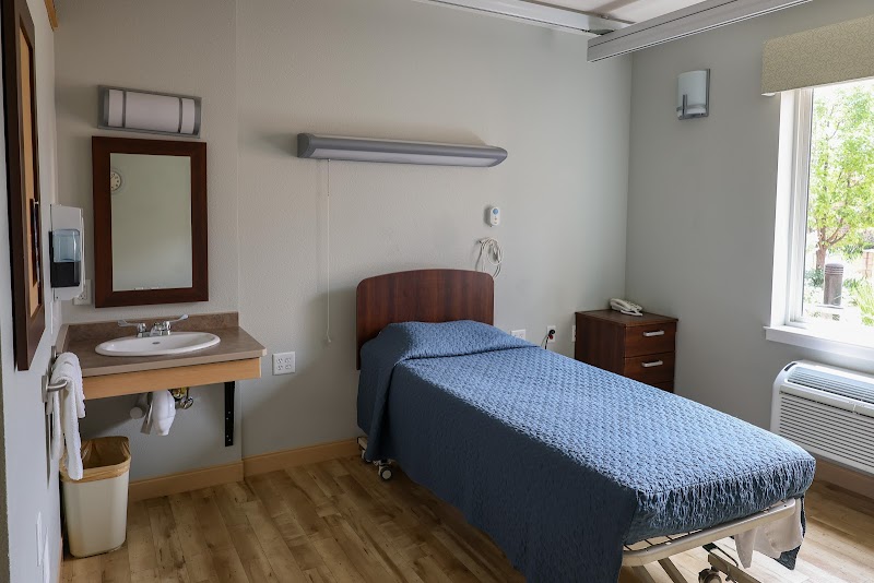 COLUMBINE COMMONS HEALTH & REHAB LLC nursing home in WINDSOR, CO - Photo 4 of 10