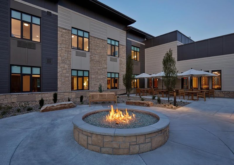 AVIVA AT FITZSIMONS nursing home in AURORA, CO - Photo 3 of 5