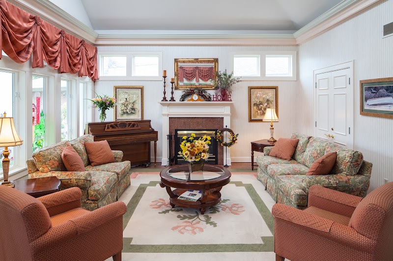 AUTUMN LAKE HEALTHCARE AT GLEN HILL nursing home in DANBURY, CT - Photo 4 of 9