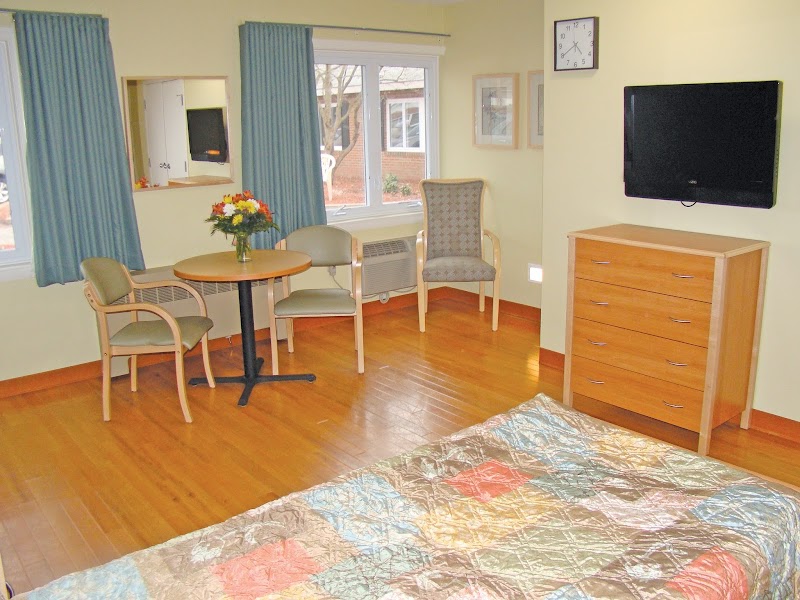 APPLE REHAB FARMINGTON VALLEY nursing home in PLAINVILLE, CT - Photo 2 of 5