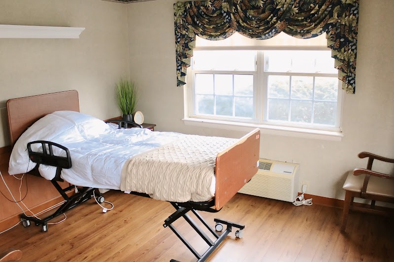 SALMON BROOK REHAB AND NURSING nursing home in GLASTONBURY, CT - Photo 3 of 5