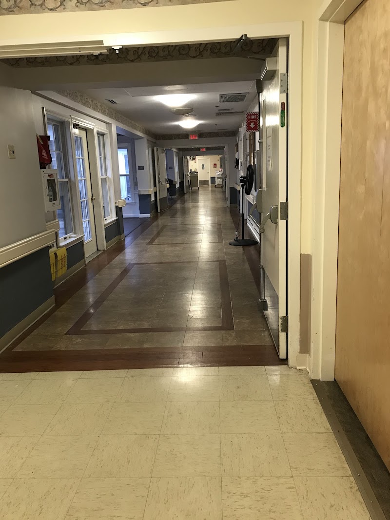 APPLE REHAB GUILFORD nursing home in GUILFORD, CT - Photo 4 of 5