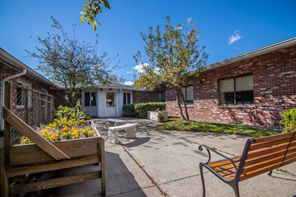 NEW LONDON SUB-ACUTE AND NURSING nursing home in WATERFORD, CT - Photo 5 of 5