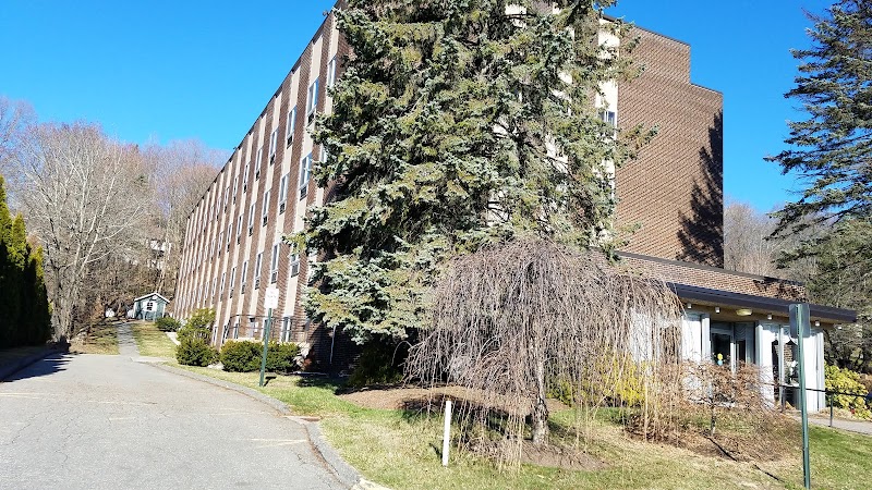 VILLAGE CREST CENTER FOR HEALTH & REHABILITATION nursing home in NEW MILFORD, CT - Photo 5 of 5