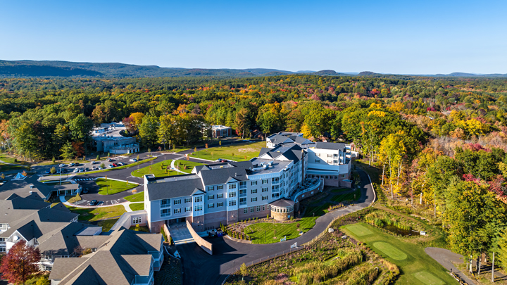 MCLEAN HEALTH CENTER nursing home in SIMSBURY, CT - Photo 2 of 10