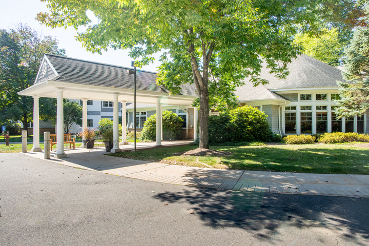 MCLEAN HEALTH CENTER nursing home in SIMSBURY, CT - Photo 5 of 10