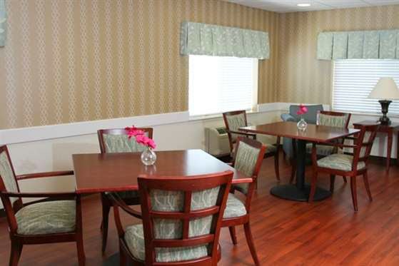 PINES AT BRISTOL FOR NURSING & REHABILITATION, THE nursing home in BRISTOL, CT - Photo 3 of 10