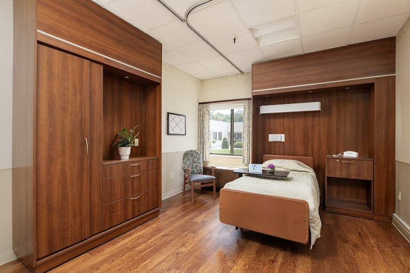 COMPLETE CARE AT GLENDALE nursing home in NAUGATUCK, CT - Photo 4 of 10