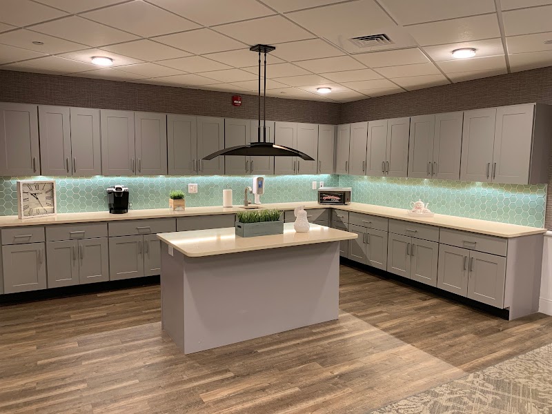 RIVER GLEN HEALTH CARE CENTER nursing home in SOUTHBURY, CT - Photo 3 of 10