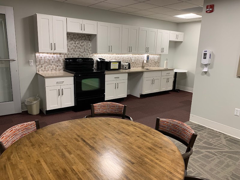 RIVER GLEN HEALTH CARE CENTER nursing home in SOUTHBURY, CT - Photo 4 of 10