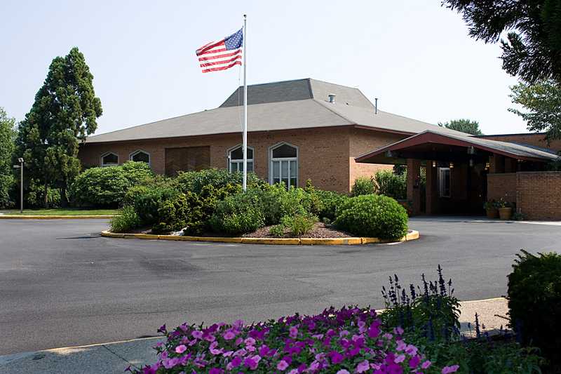 COMPLETE CARE AT GROTON REGENCY nursing home in GROTON, CT - Photo 2 of 10