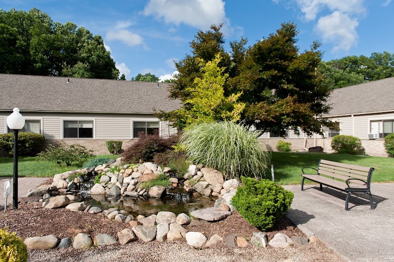 AUTUMN LAKE HEALTHCARE AT NEW BRITAIN nursing home in NEW BRITAIN, CT - Photo 2 of 10