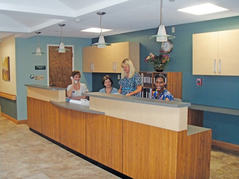 APPLE REHAB SHELTON LAKES nursing home in SHELTON, CT - Photo 4 of 5