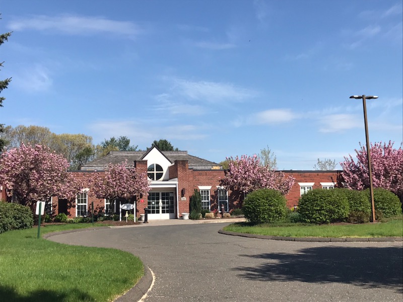 GLASTONBURY CENTER FOR HEALTH & REHABILITATION nursing home in GLASTONBURY, CT - Photo 2 of 2