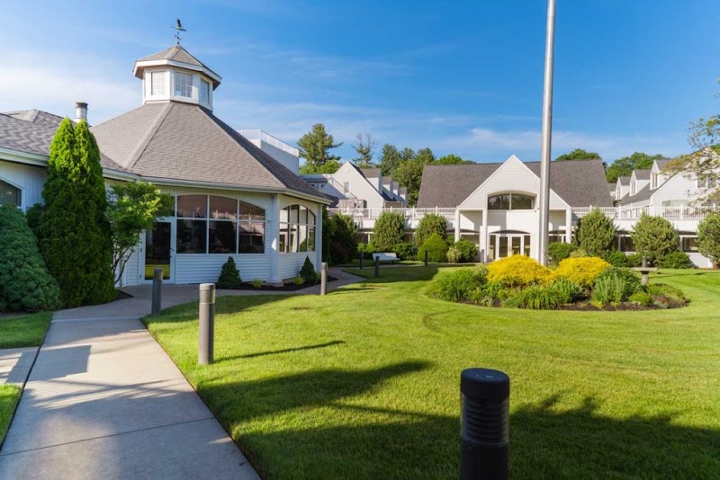 POMPERAUG WOODS HEALTH CENTER nursing home in SOUTHBURY, CT - Photo 4 of 10