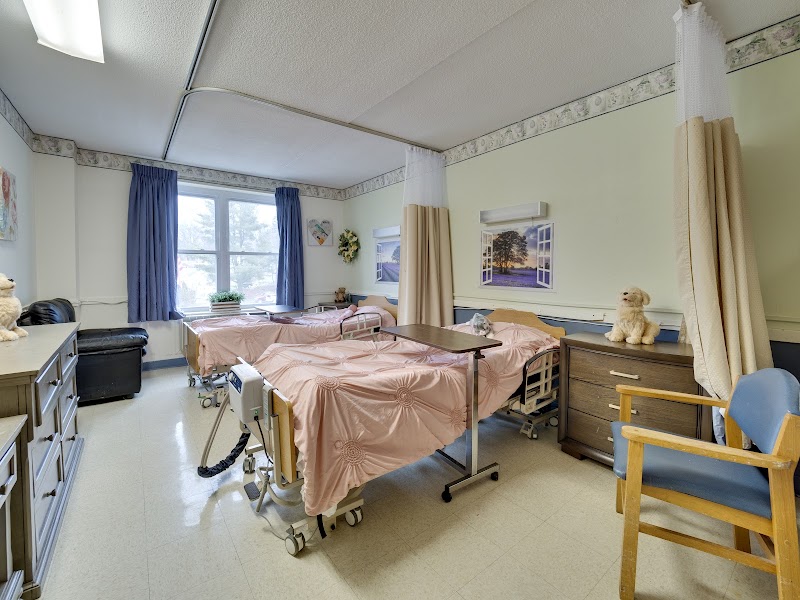 SILVER SPRINGS CARE CENTER nursing home in MERIDEN, CT - Photo 3 of 5