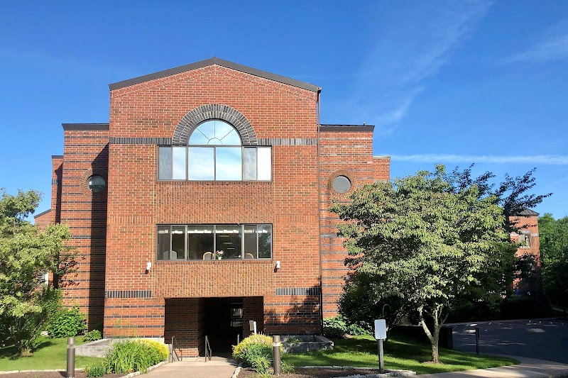 CHERRY BROOK HEALTH CARE CENTER nursing home in CANTON, CT - Photo 4 of 5