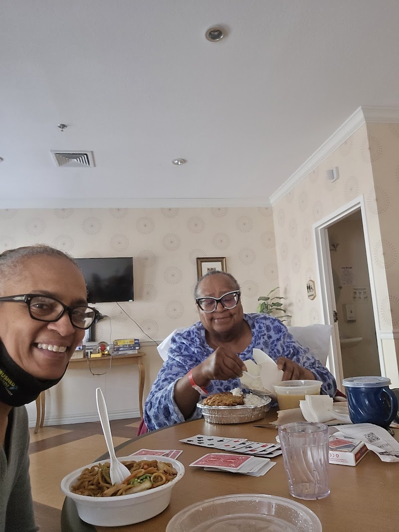 AUTUMN LAKE HEALTHCARE AT MADISON nursing home in MADISON, CT - Photo 2 of 3