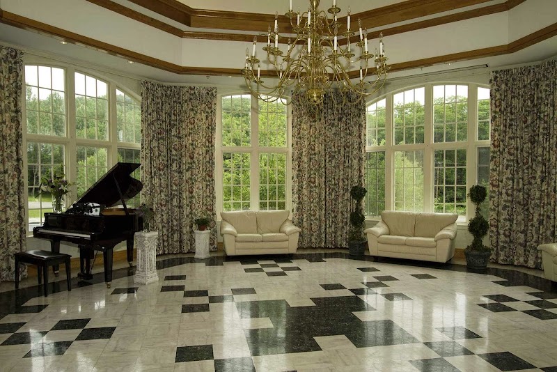 AARON MANOR NURSING & REHABILITATION nursing home in CHESTER, CT - Photo 3 of 5