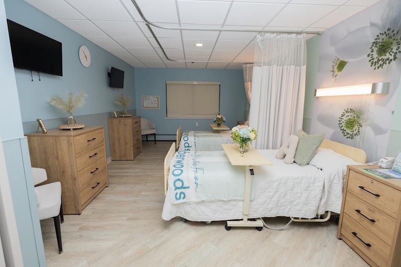 AMBERWOODS OF FARMINGTON nursing home in FARMINGTON, CT - Photo 2 of 10