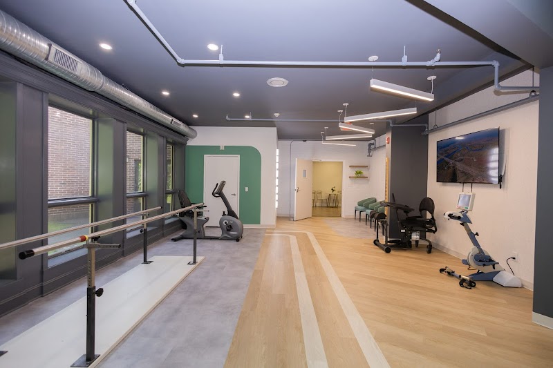 AMBERWOODS OF FARMINGTON nursing home in FARMINGTON, CT - Photo 3 of 10