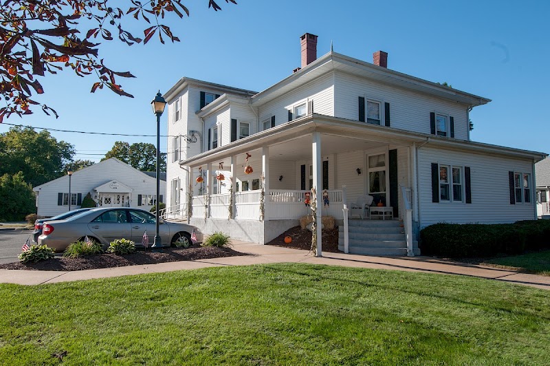 TOUCHPOINTS AT CHESTNUT nursing home in EAST WINDSOR, CT - Photo 2 of 5