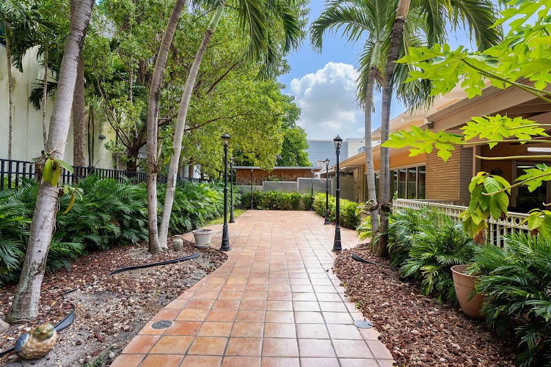 BISCAYNE HEALTH AND REHABILITATION CENTER nursing home in NORTH MIAMI, FL - Photo 5 of 10