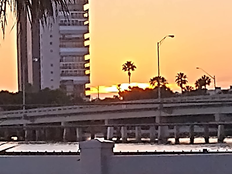 AVIATA AT THE SEA - PASADENA nursing home in SOUTH PASADENA, FL - Photo 2 of 3