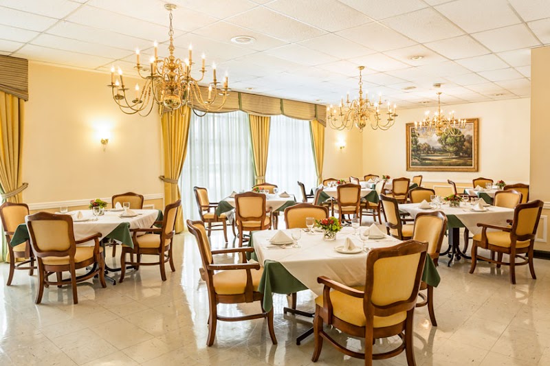 SAVOY AT FORT LAUDERDALE REHABILITATION AND NURSIN nursing home in FORT LAUDERDALE, FL - Photo 3 of 5