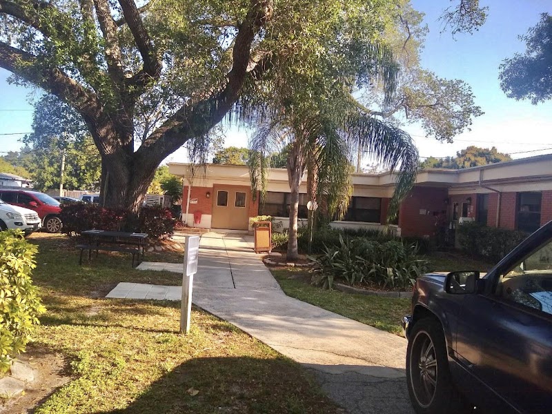 LAURELLWOOD POST- ACUTE AND REHABILITATION CENTER nursing home in SAINT PETERSBURG, FL - Photo 2 of 5