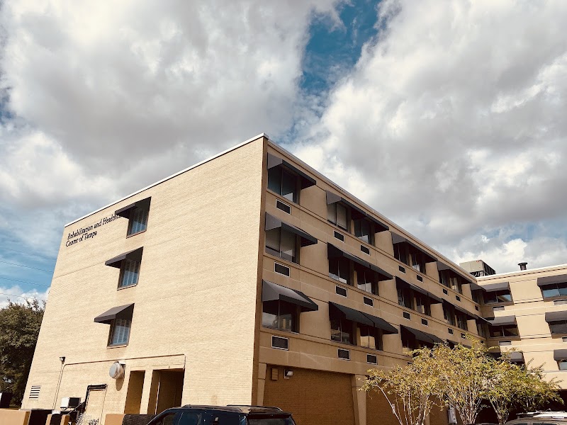 REHABILITATION AND HEALTHCARE CENTER OF TAMPA nursing home in TAMPA, FL - Photo 2 of 4