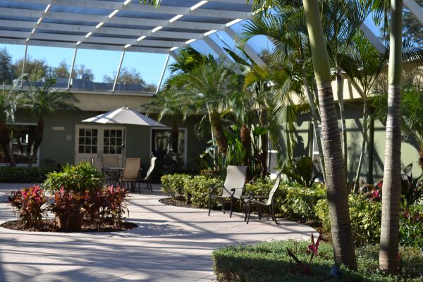 OAK MANOR HEALTHCARE & REHABILITATION CENTER nursing home in LARGO, FL - Photo 5 of 10