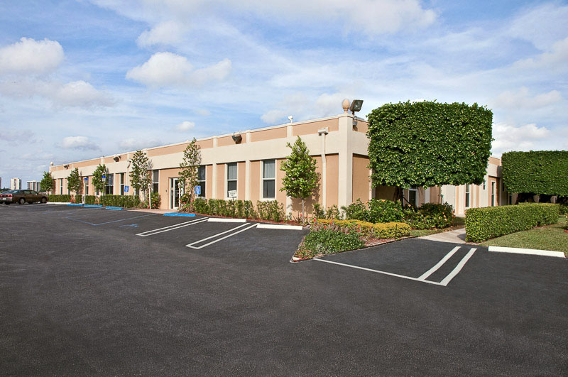 LAKESIDE HEALTH CENTER nursing home in WEST PALM BEACH, FL - Photo 2 of 10