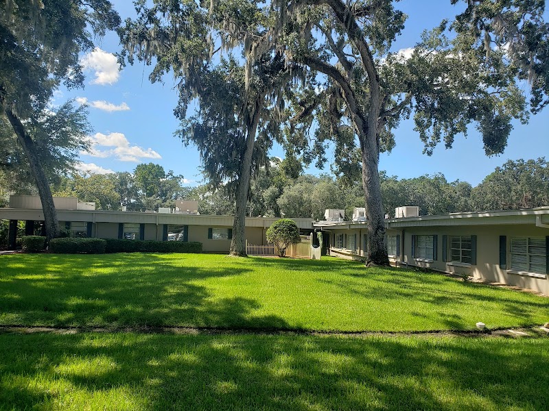 BROOKSVILLE HEALTHCARE CENTER nursing home in BROOKSVILLE, FL - Photo 2 of 5