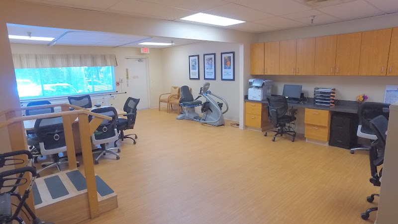 WHISPERING OAKS nursing home in TAMPA, FL - Photo 5 of 5