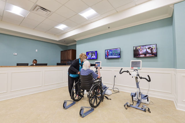 SUN TERRACE HEALTH CARE CENTER nursing home in SUN CITY CENTER, FL - Photo 4 of 10