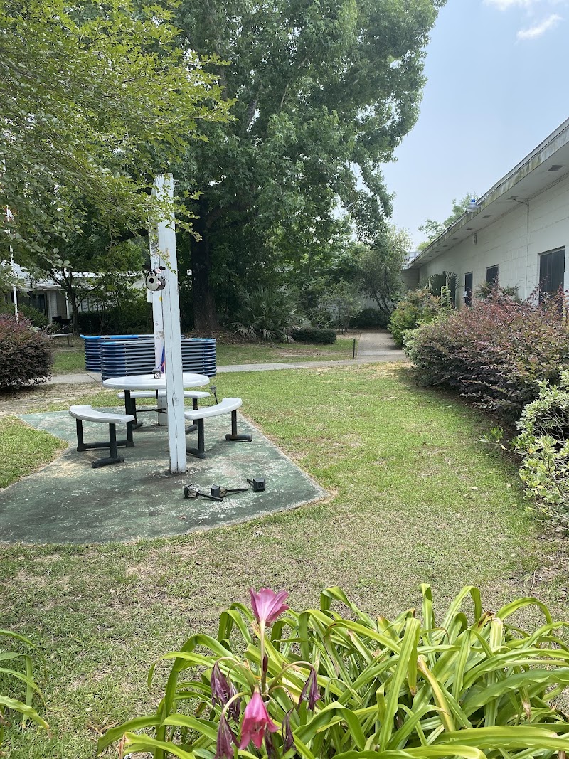 SANTA ROSA CENTER FOR REHABILITATION AND HEALING nursing home in MILTON, FL - Photo 3 of 7