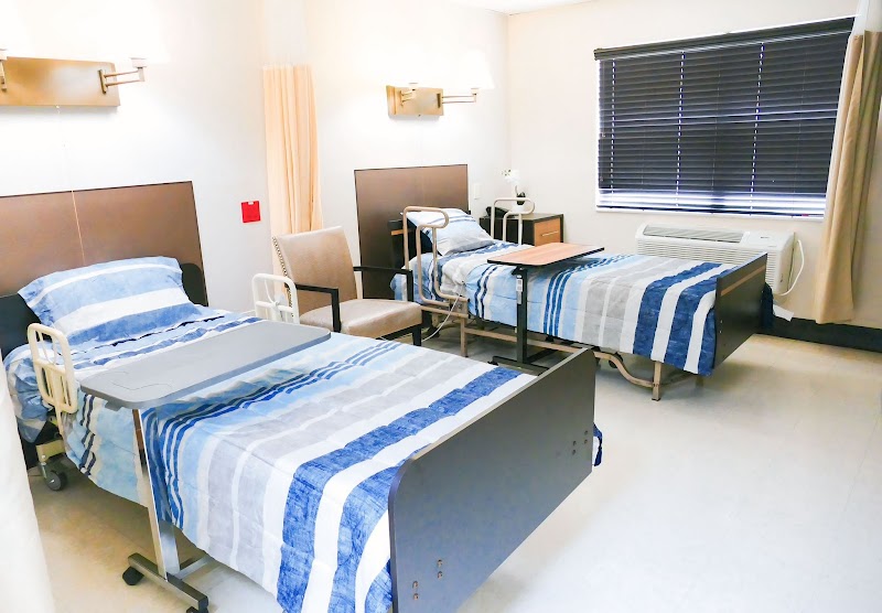 PALMS CARE CENTER AND REHAB nursing home in LAUDERDALE LAKES, FL - Photo 3 of 5