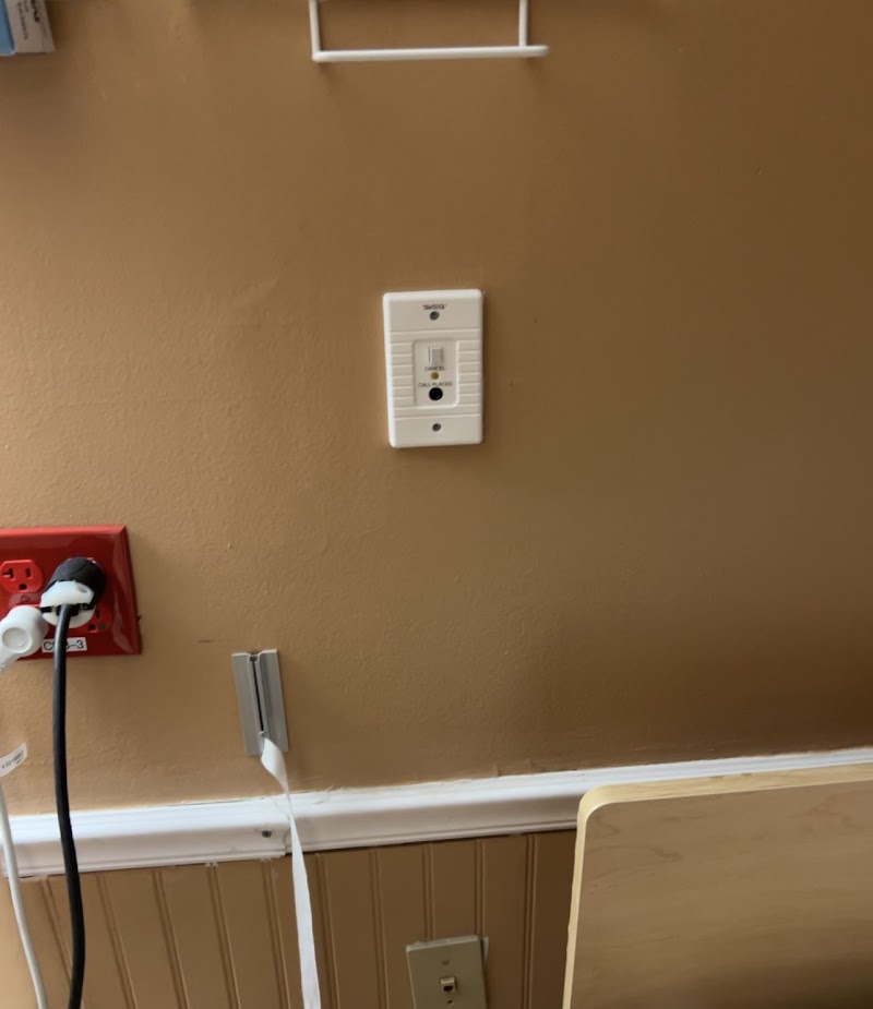 REHAB & HEALTHCARE CENTER OF CAPE CORAL nursing home in CAPE CORAL, FL - Photo 2 of 5