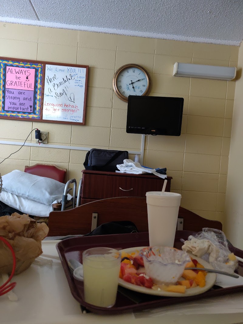 LONGWOOD HEALTH AND REHABILITATION CENTER nursing home in LONGWOOD, FL - Photo 3 of 5